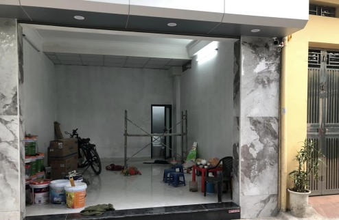 Cho thuê Mbkd ngõ oto Nguyễn Ngọc Vũ- Cầu Giấy dt 35m2* 1vs Giá 12 tr (ctl) - Nhanh còn kịp...